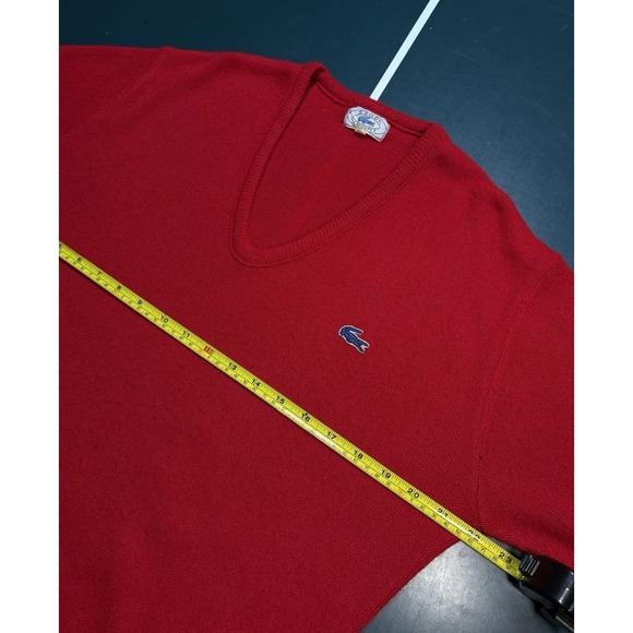 Vintage Izod Lacoste Sweater Women Large V Neck Pullover Knit Red Preppy 70s USA - Picture 8 of 9